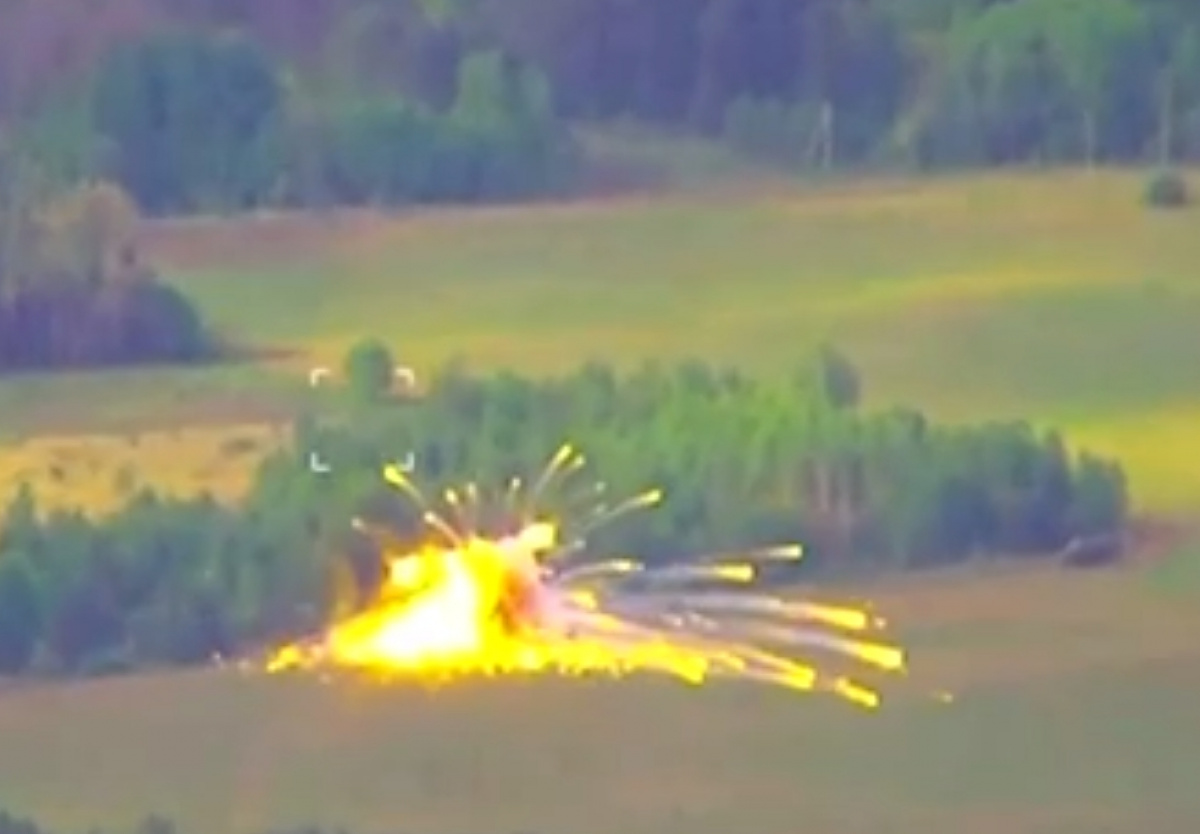 Попадание дрона по технике ВС РФ. Фото: кадр из видео